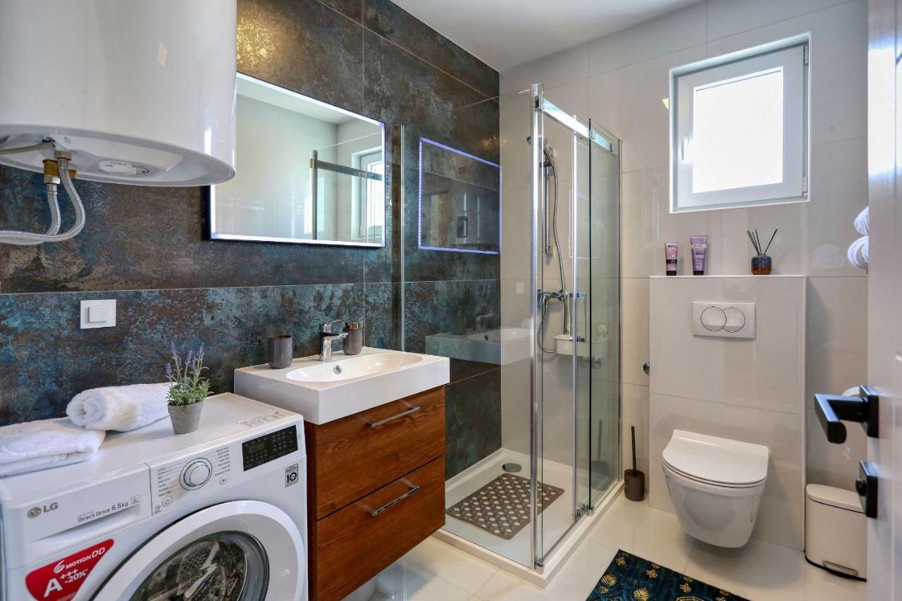 Luxury Apartments Hills Vir Εξωτερικό φωτογραφία