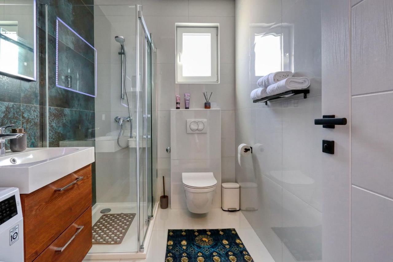 Luxury Apartments Hills Vir Εξωτερικό φωτογραφία